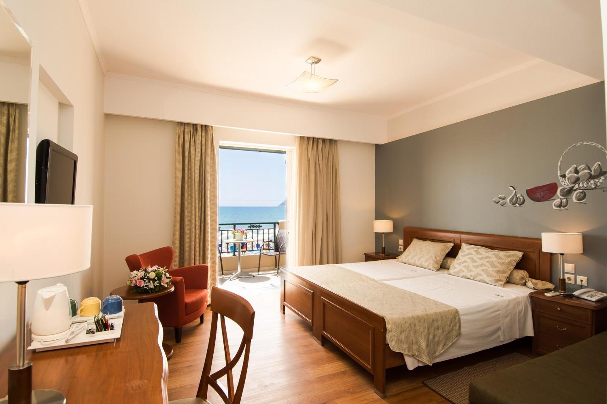 Mediterranean Beach Resort Laganas Esterno foto