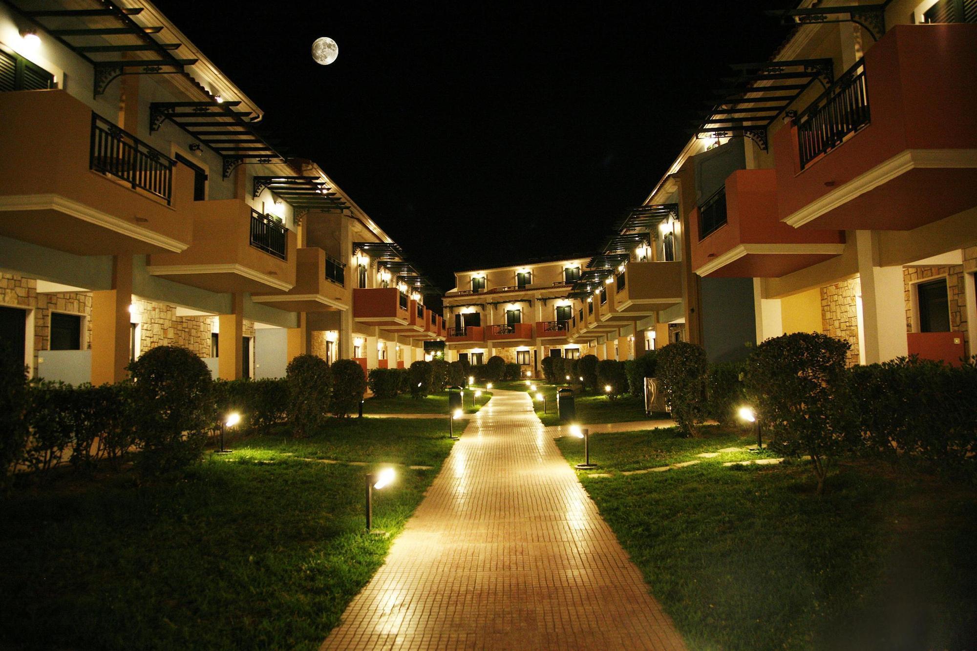 Mediterranean Beach Resort Laganas Esterno foto
