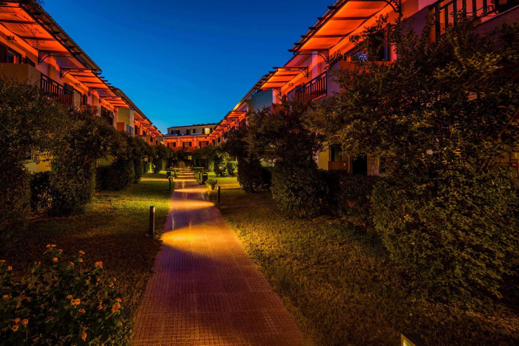 Mediterranean Beach Resort Laganas Esterno foto