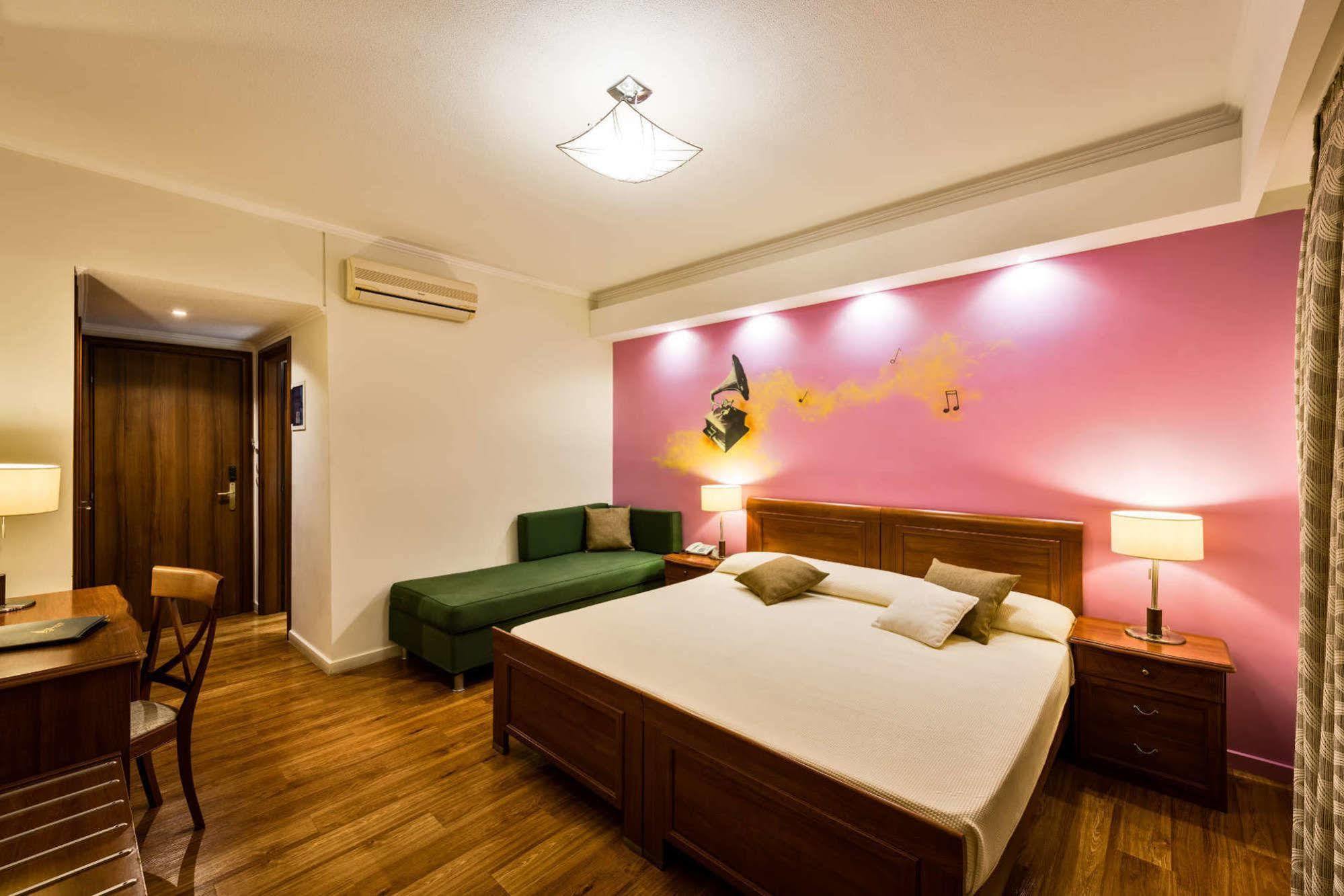 Mediterranean Beach Resort Laganas Esterno foto