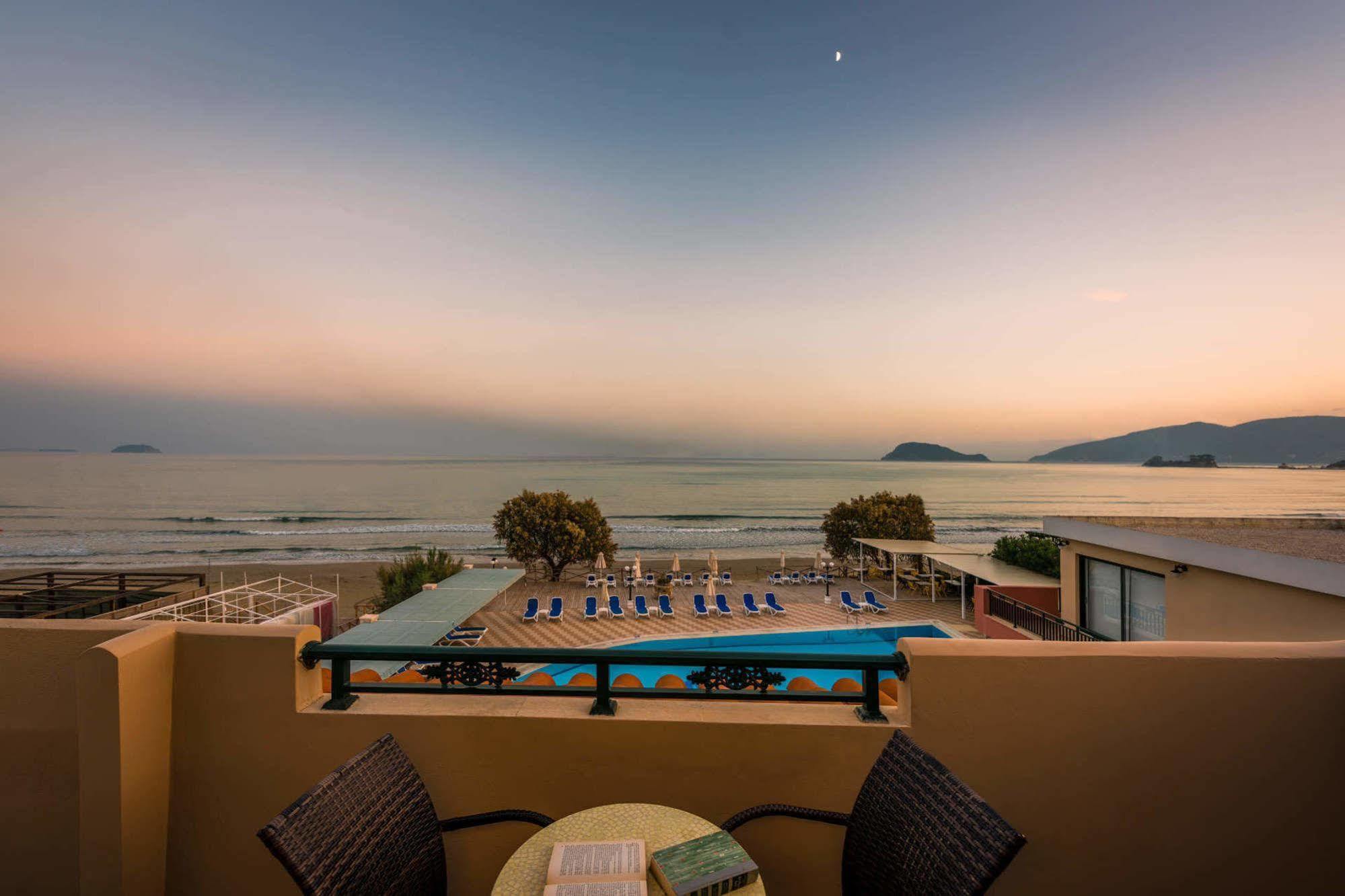 Mediterranean Beach Resort Laganas Esterno foto
